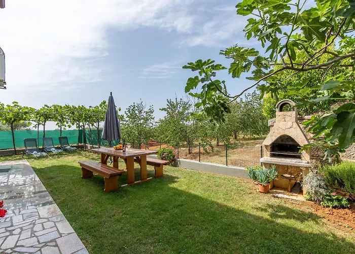 아파트 Beakovic Radosi A4 *